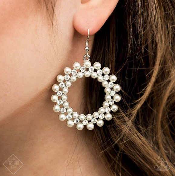 Paparazzi Fashion Fix 4pc Set - Fiercely 5th Avenue - Pearls and Rhinestones - Picture 3 of 6